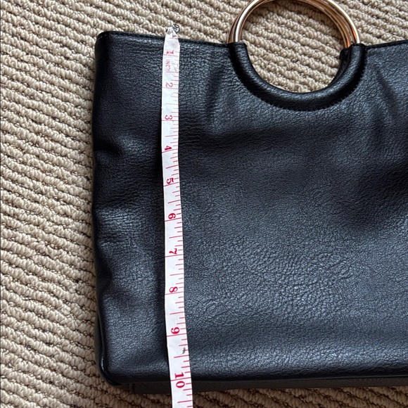 LC LAUREN CONRAD faux leather. Black hand bag. Gold handles. Zipper closure. - Picture 6 of 9